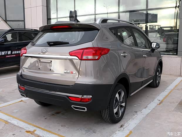 江淮汽车 瑞风S3 2018款 定制版 1.5L 手动豪华型