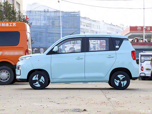 北京汽车制造厂 家宝 2023款 添喜版 北京汽车制造厂 家宝 2023款 添喜版