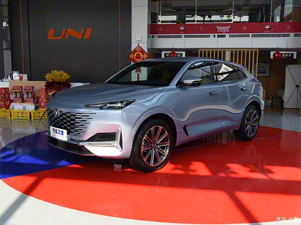 长安汽车 长安UNI-K 2021款 2.0T 尊贵型 长安汽车 长安UNI-K 2021款 2.0T 尊贵型