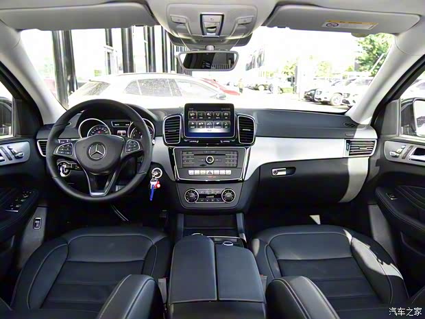 奔驰(进口) 奔驰GLE 2018款 GLE 320 4MATIC 轿跑SUV 奔驰(进口) 奔驰GLE 2018款 GLE 320 4MATIC 轿跑SUV