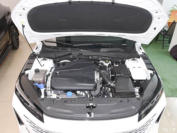 长安汽车 逸达 2023款 蓝鲸NE 1.5T GDI DCT尊贵型 长安汽车 逸达 2023款 蓝鲸NE 1.5T GDI DCT尊贵型