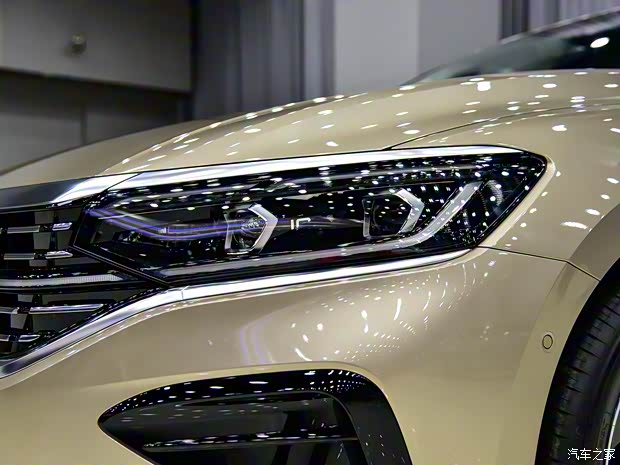 上汽大眾 帕薩特 2022款 380TSI 旗艦版
