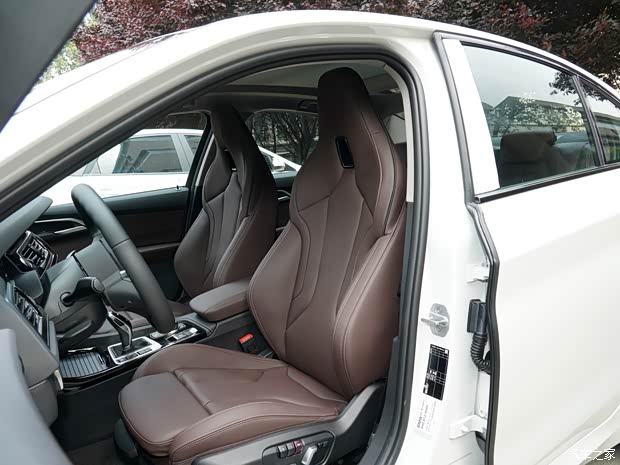 华晨宝马 宝马1系 2021款 改款 125i M运动曜夜版