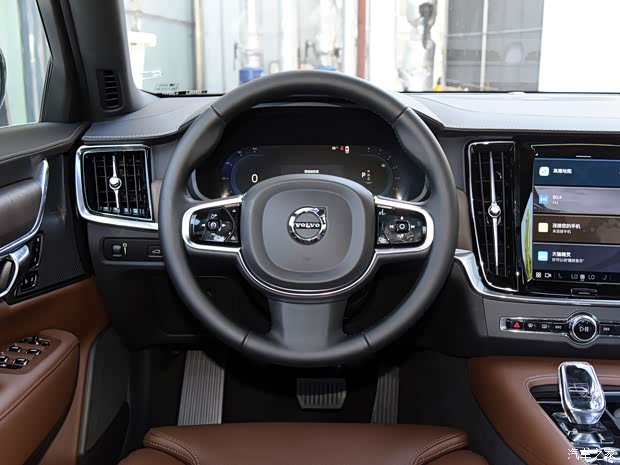 沃尔沃亚太 沃尔沃S90 2022款 B5 智远豪华版