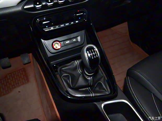 上汽通用五菱 宝骏530 2018款 1.5T 手动尊贵型