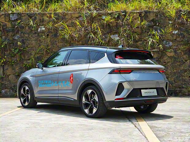 北汽新能源 ARCFOX αT 2020款 600km 四驱版