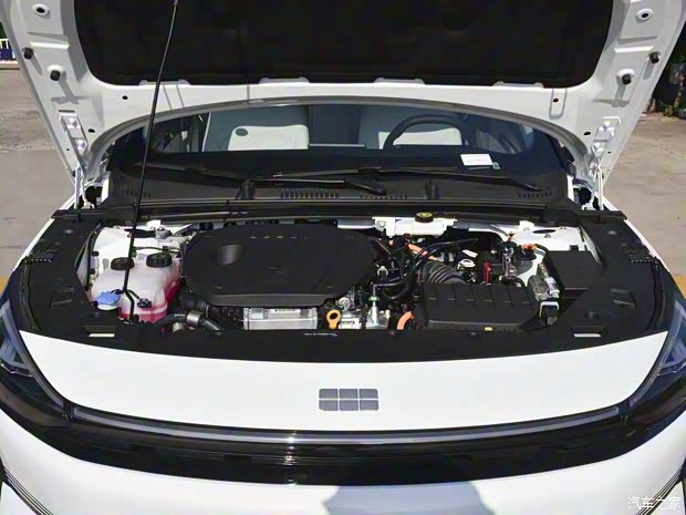 吉利汽车 银河L6 2023款 125km 星舰 吉利汽车 银河L6 2023款 125km 星舰