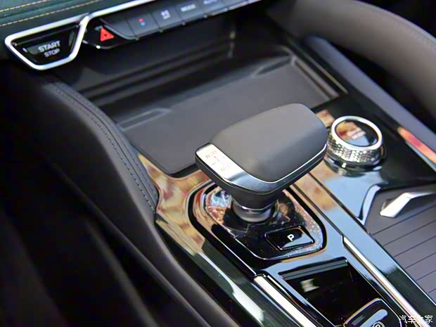 吉利汽车 星越L 2021款 2.0T 中功率版 吉利汽车 星越L 2021款 2.0T 中功率版