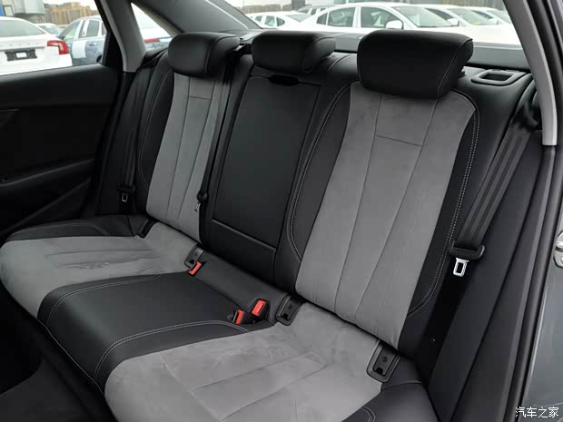 一汽-大众奥迪 奥迪A4L 2020款 45 TFSI quattro 臻选动感型