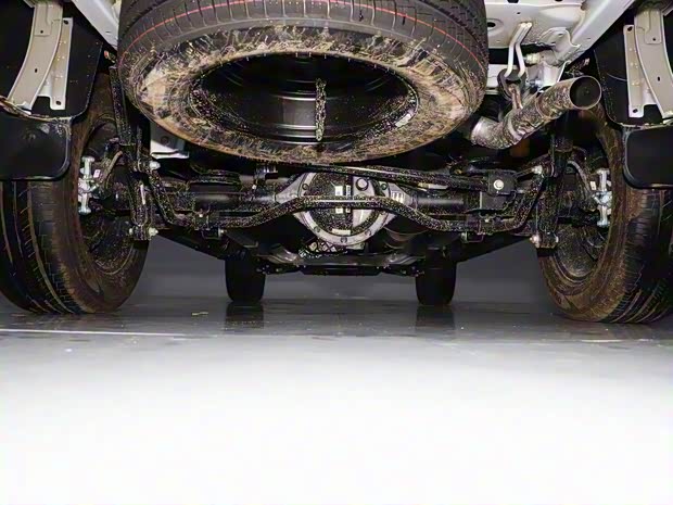 上汽大通 星際H 2023款 2.0T 自動 汽油 豪華版 標(biāo)軸