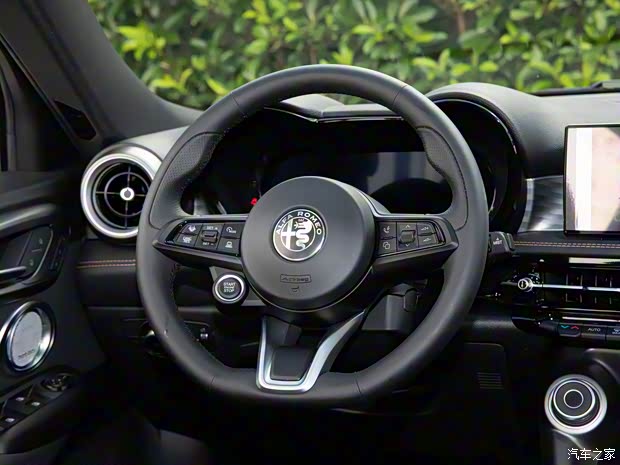 阿尔法·罗密欧 Tonale托纳利 2023款 基本型 阿尔法·罗密欧 Tonale托纳利 2023款 基本型