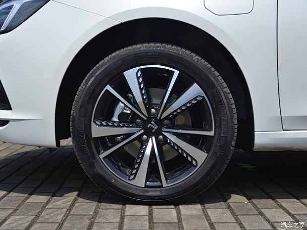 上汽集團(tuán) R汽車 ER6 2021款 新動(dòng)版 620km 智享版