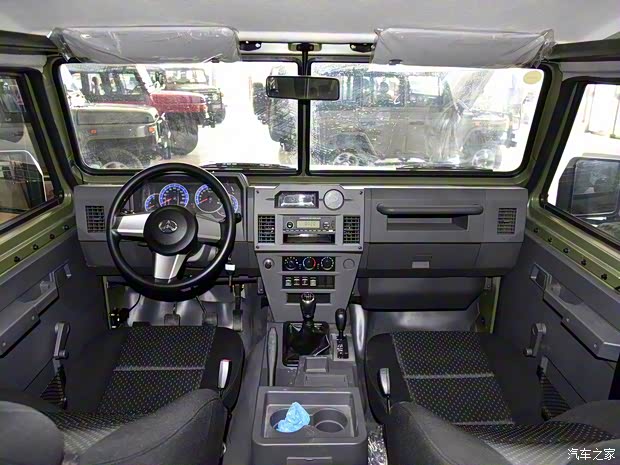 北京汽车制造厂 勇士 2018款 2.0T 三门四驱汽油版 北京汽车制造厂 勇士 2018款 2.0T 三门四驱汽油版