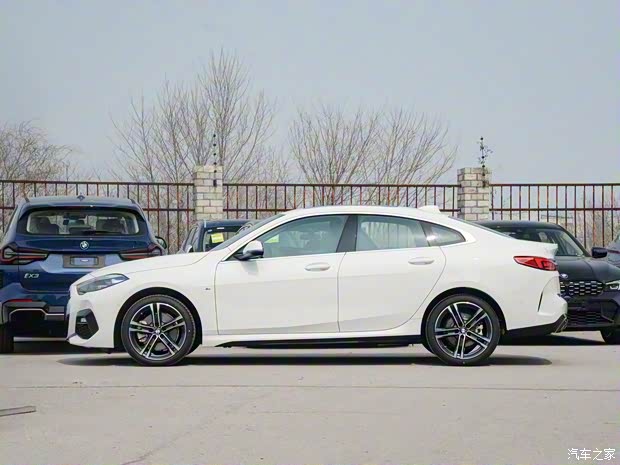 寶馬(進口) 寶馬2系 2023款 225i 四門轎跑車 M運動套裝