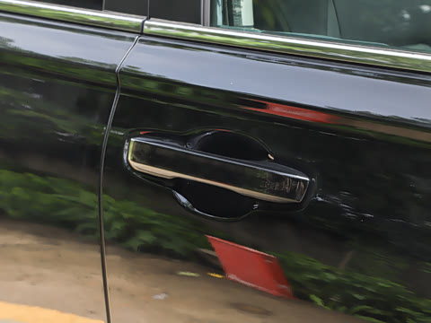 2024款 240TURBO 四驱尊耀版 5座 2024款 240TURBO 四驱尊耀版 5座