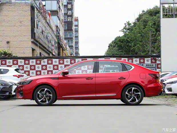 上汽集團(tuán) 名爵6 2021款 1.5T 自動領(lǐng)潮智裝版