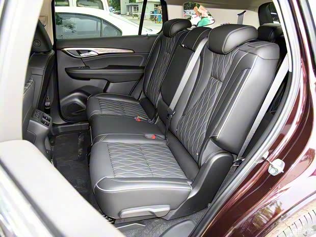 上汽通用别克 昂科威Plus 2021款 Avenir艾维亚 7座版