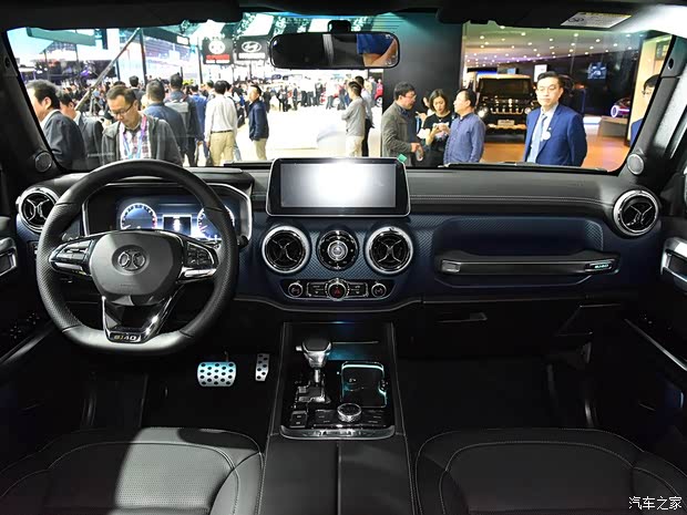 北京汽车 北京BJ40 2018款 PLUS 2.3T 自动雨林穿越版 北京汽车 北京BJ40 2018款 PLUS 2.3T 自动雨林穿越版