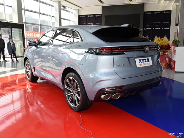 长安汽车 长安UNI-K 2021款 2.0T 尊贵型 长安汽车 长安UNI-K 2021款 2.0T 尊贵型