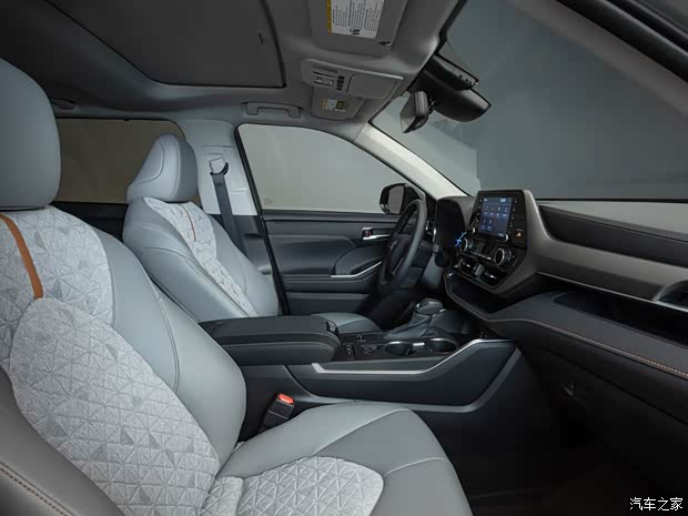 豐田(進(jìn)口) 漢蘭達(dá)(進(jìn)口) 2022款 Hybrid Bronze Edition