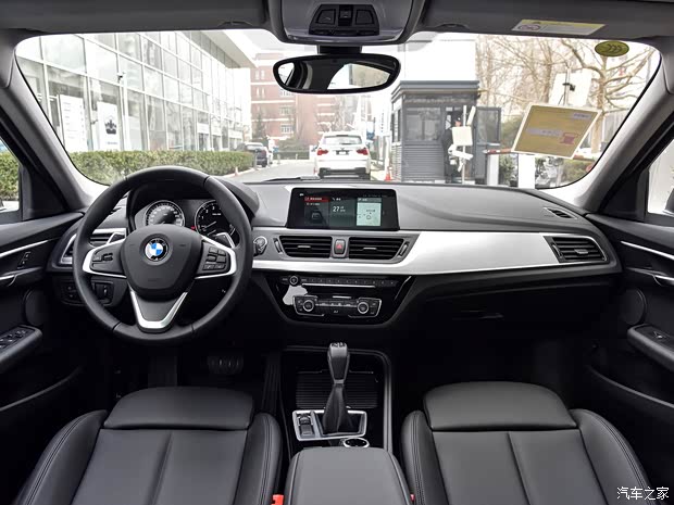 华晨宝马 宝马1系 2018款 120i 设计套装型