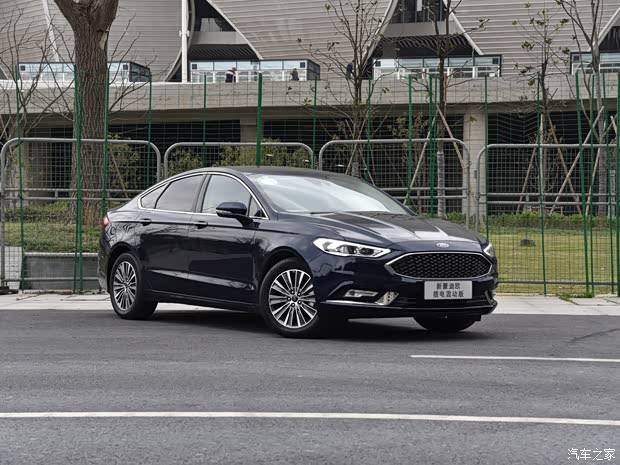 长安福特 蒙迪欧新能源 2018款 2.0 PHEV 智尊旗舰型 长安福特 蒙迪欧新能源 2018款 2.0 PHEV 智尊旗舰型