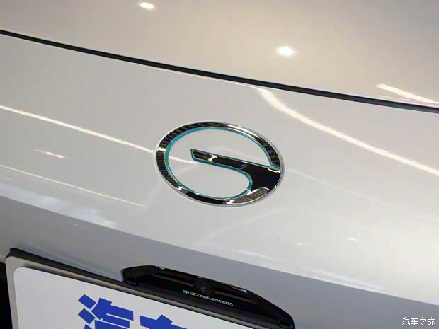 广汽埃安 AION S 2021款 Plus 基本型