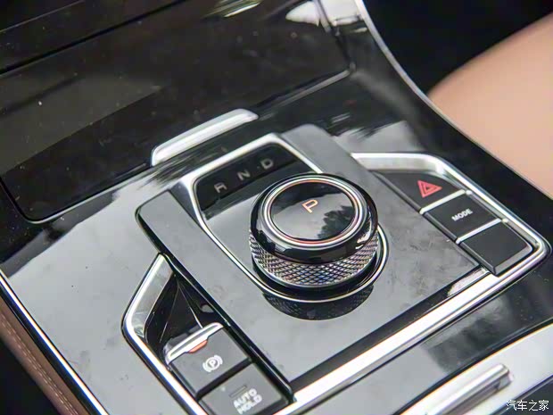 中国重汽VGV VGV U75PLUS 2021款 2.0TGDI 梦幻旅行版 7座