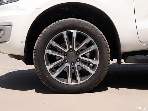 江铃福特 撼路者 2020款 2.3T 汽油自动四驱旗舰版 7座 江铃福特 撼路者 2020款 2.3T 汽油自动四驱旗舰版 7座