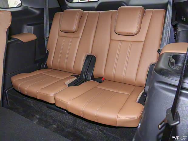 长安汽车 长安CS95 2023款 2.0T 两驱豪华型PLUS 长安汽车 长安CS95 2023款 2.0T 两驱豪华型PLUS