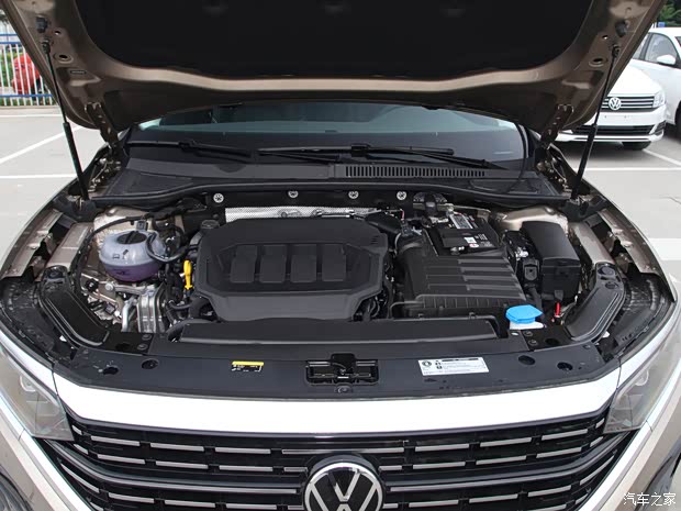 上汽大众 帕萨特 2022款 330TSI 豪华版 上汽大众 帕萨特 2022款 330TSI 豪华版