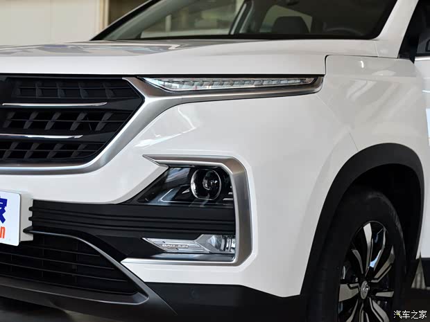 上汽通用五菱 宝骏530 2018款 1.5T 手动尊贵型