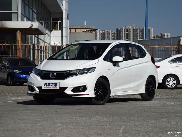 广汽本田 飞度 2018款 1.5L CVT潮跑版