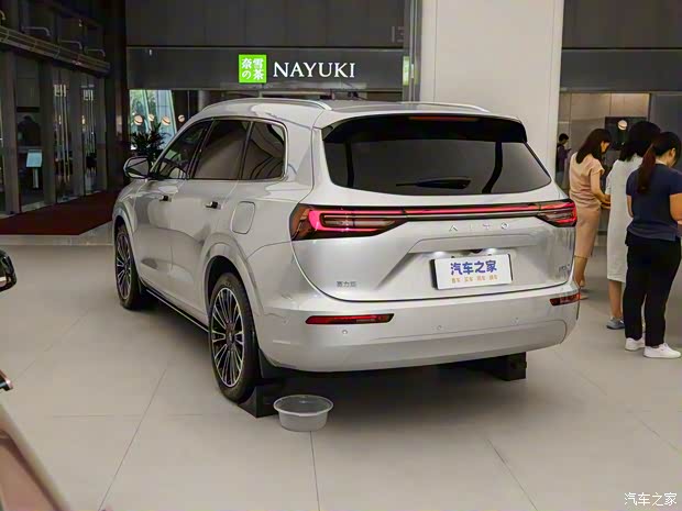 賽力斯汽車 問界M7 2024款 1.5T 智駕四驅(qū)Plus版 5座