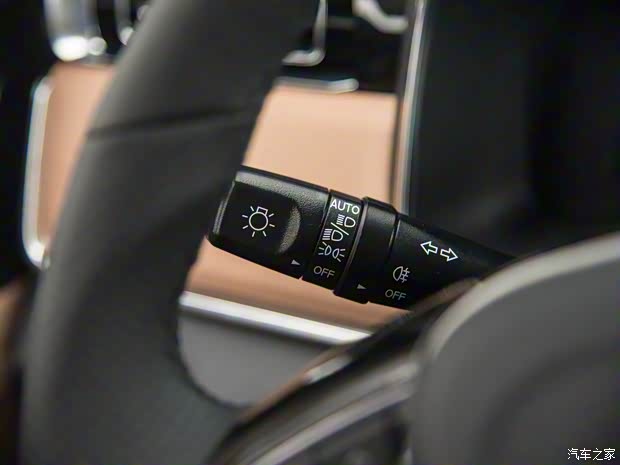 中国重汽VGV VGV U75PLUS 2021款 2.0TGDI 梦幻旅行版 7座