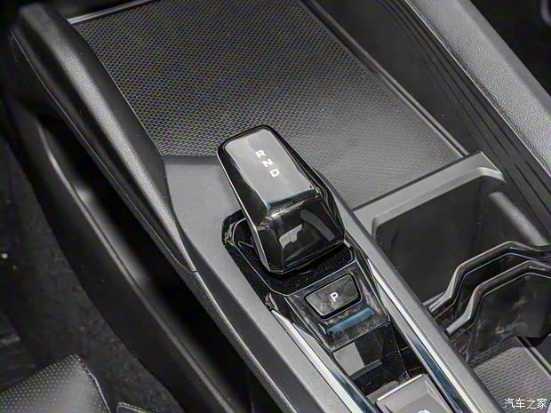 吉利汽车 缤瑞 2024款 缤瑞COOL 1.5T DCT冠军版