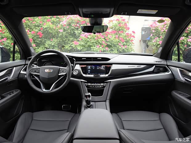 上汽通用凯迪拉克 凯迪拉克XT6 2021款 改款 2.0T 六座四驱尊贵型