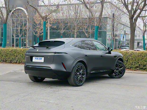 阿維塔科技 阿維塔11 2022款 超長續(xù)航雙電機奢享版 4座