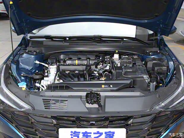 北京现代 伊兰特 2021款 1.5L LUX尊贵版