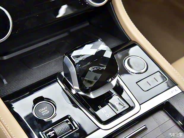 奇瑞捷豹路虎 捷豹XFL 2021款 XFL 2.0T P250 兩驅(qū)尊享豪華版