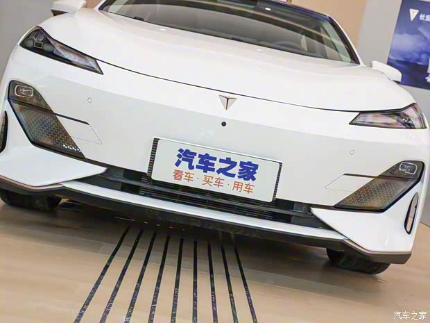 长安深蓝 长安深蓝SL03 2022款 515km 纯电版 长安深蓝 长安深蓝SL03 2022款 515km 纯电版