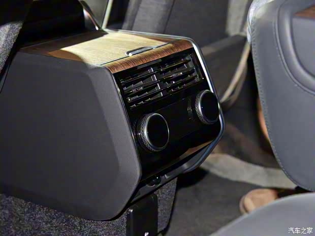 路虎(進(jìn)口) 攬勝 2022款 3.0 L6 400PS 典范加長(zhǎng)版