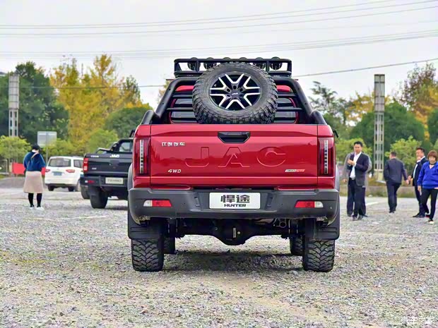 江淮汽车 悍途 2021款 2.0T商用版手动柴油四驱高配版标轴HFC4DB2-2E