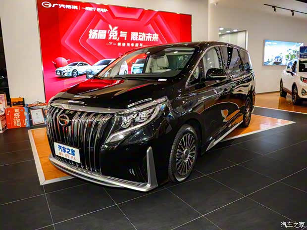 广汽乘用车 传祺M8 2023款 改款 大师系列 390T 四座荣耀版 广汽乘用车 传祺M8 2023款 改款 大师系列 390T 四座荣耀版