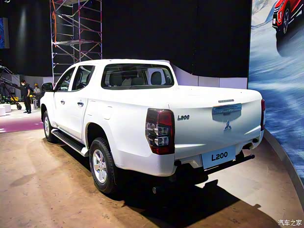 三菱(进口) 三菱L200 2021款 基本型 三菱(进口) 三菱L200 2021款 基本型
