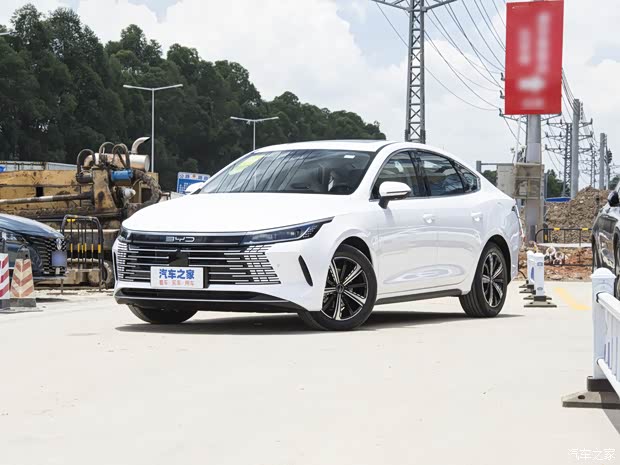 比亚迪 驱逐舰05 2022款 DM-i 55KM 尊贵型 比亚迪 驱逐舰05 2022款 DM-i 55KM 尊贵型