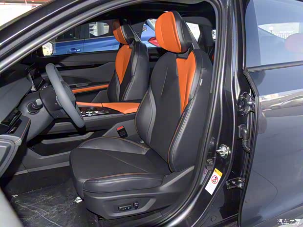 长安汽车 长安UNI-V新能源 2023款 蓝鲸iDD 1.5T 基本型 长安汽车 长安UNI-V新能源 2023款 蓝鲸iDD 1.5T 基本型