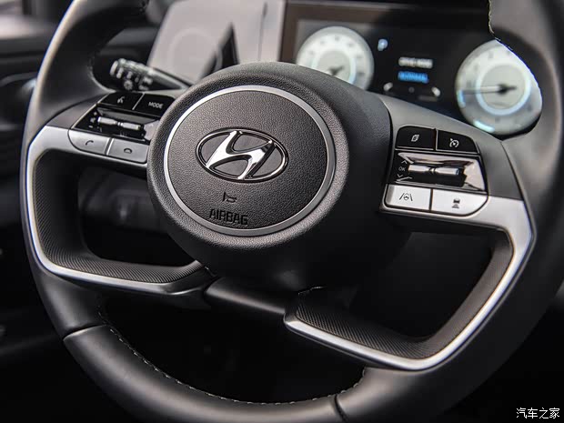 現(xiàn)代(進(jìn)口) 伊蘭特(海外) 2021款 基本型