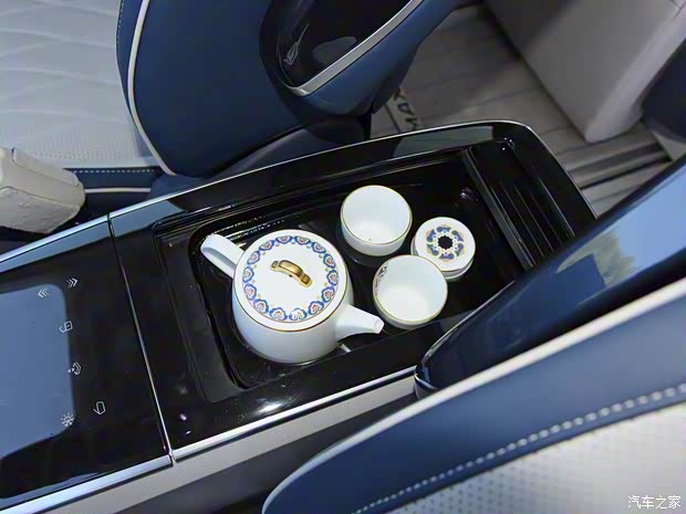 上汽集團 榮威iMAX8 2021款 400TGI Supreme系列至尊版