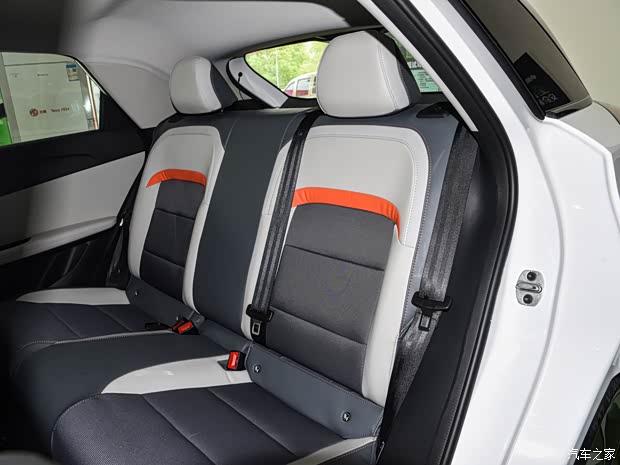 上汽集团 MG MULAN 2022款 425km 豪华版 上汽集团 MG MULAN 2022款 425km 豪华版